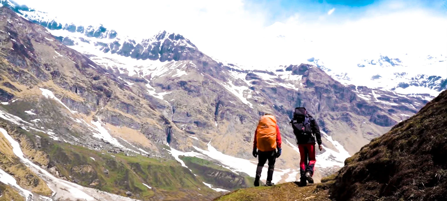 Trekkers on the Pindari Glacier route